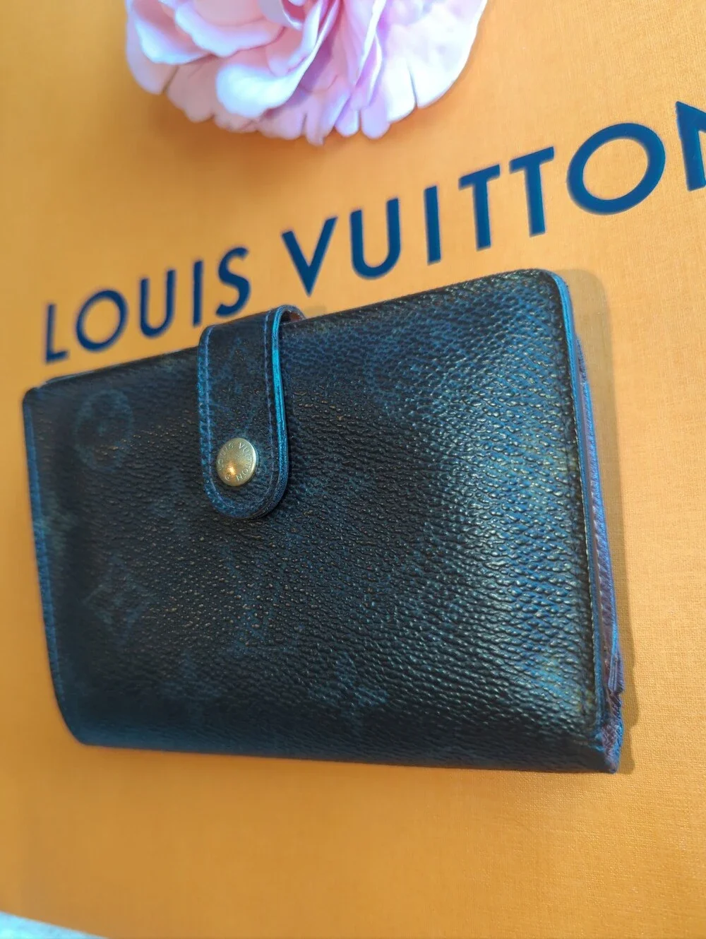 Louis Vuitton Authentic Monogram Compact Kisslock Leather Canvas Wallet